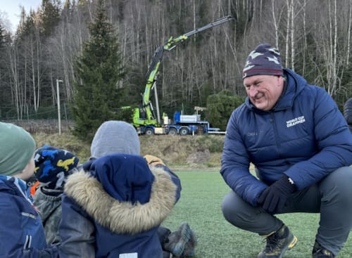 Heiarop for årets Kiel-juletre