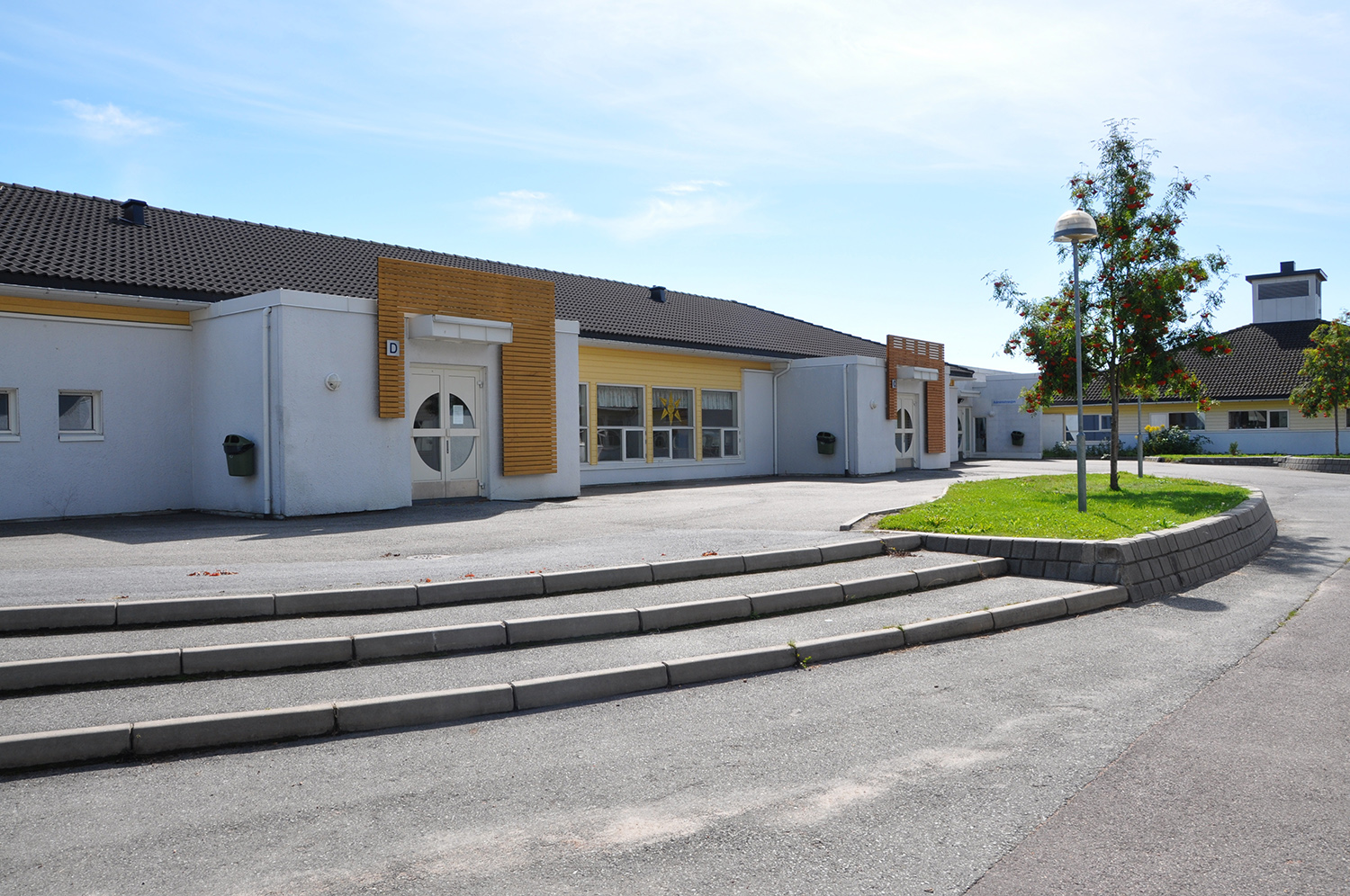 В ч сколе. Skolepresten - St. Paul skole. Haugerud un NGDOM skole.