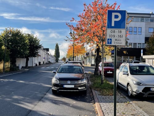 Innfører parkering med parkeringsskive i Storgaten i Svelvik